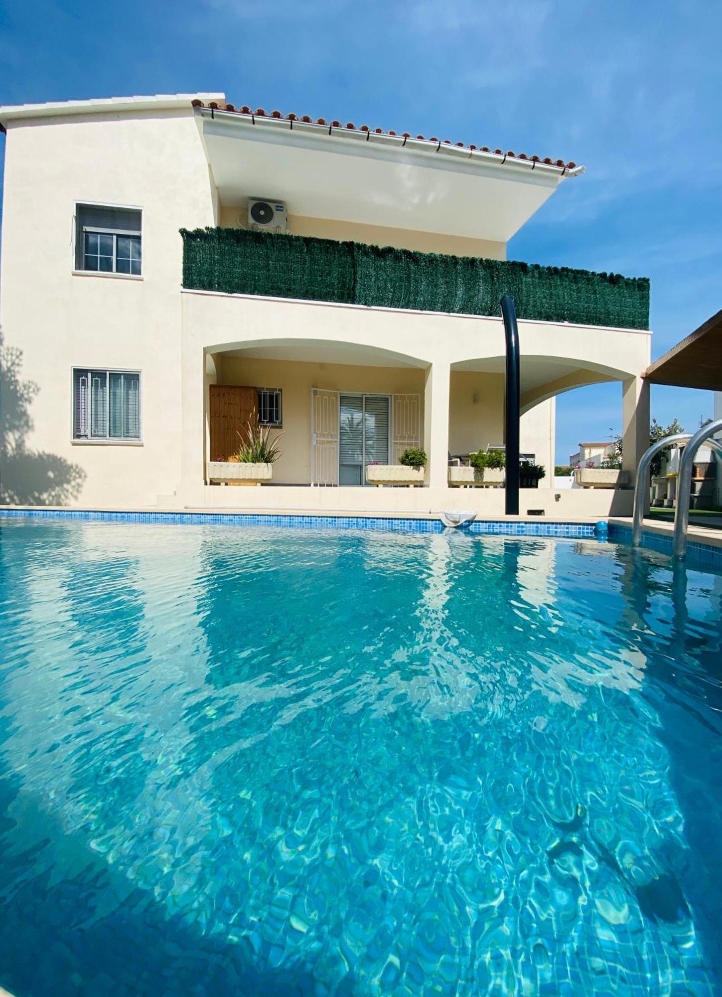 Requesens Playa Apartment Empuriabrava Exterior photo